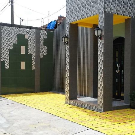 Isro Guesthouse Syariah Kepanjen Экстерьер фото