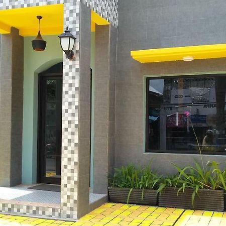 Isro Guesthouse Syariah Kepanjen Экстерьер фото
