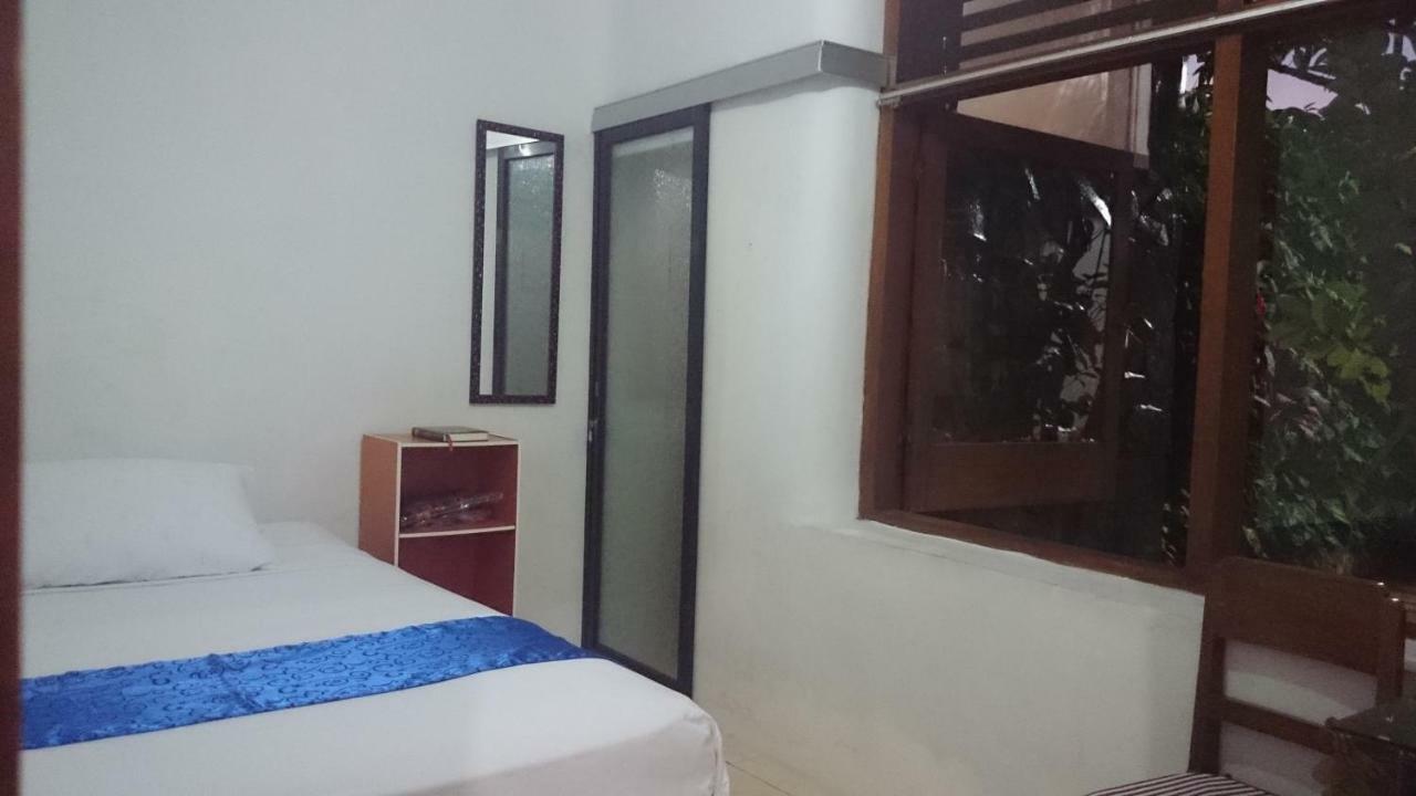 Isro Guesthouse Syariah Kepanjen Экстерьер фото