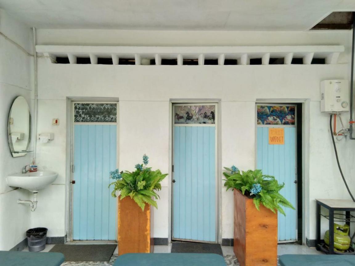Isro Guesthouse Syariah Kepanjen Экстерьер фото